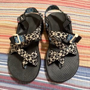 Chaco Z2 Classic Womens 6 Black White Blue Geometric Hiking Sandals Vibram USA